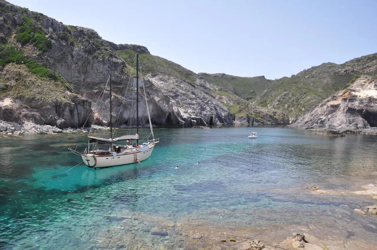 ****  Lu' Hotel Maladroxia SantʼAntìoco إيطاليا