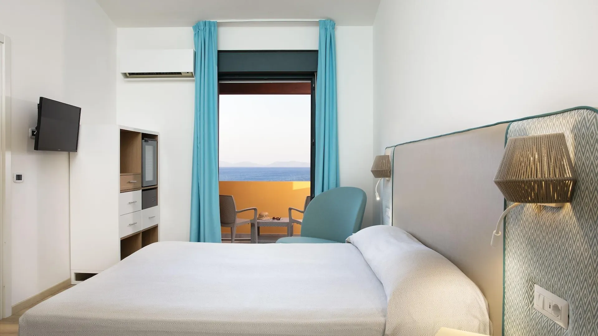 Lu' Hotel Maladroxia Sant'Antioco 4*,  Italy